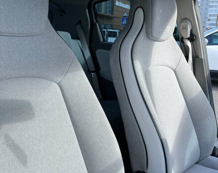 Белый Рено Зое, объемом двигателя 0 л и пробегом 61 тыс. км за 7900 $, фото 10 на Automoto.ua