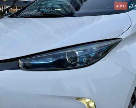 Белый Рено Зое, объемом двигателя 0 л и пробегом 147 тыс. км за 5999 $, фото 25 на Automoto.ua