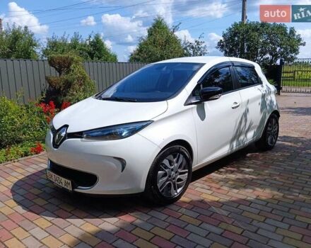 Белый Рено Зое, объемом двигателя 0 л и пробегом 94 тыс. км за 8250 $, фото 1 на Automoto.ua