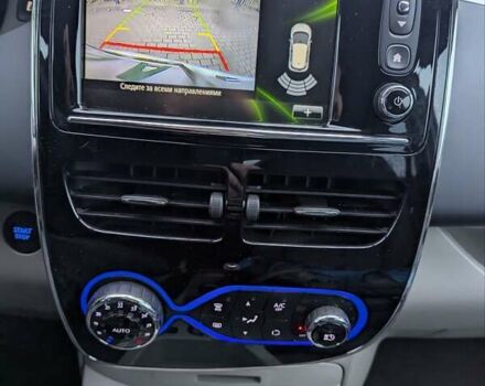 Білий Рено Зое, об'ємом двигуна 0 л та пробігом 85 тис. км за 6995 $, фото 11 на Automoto.ua