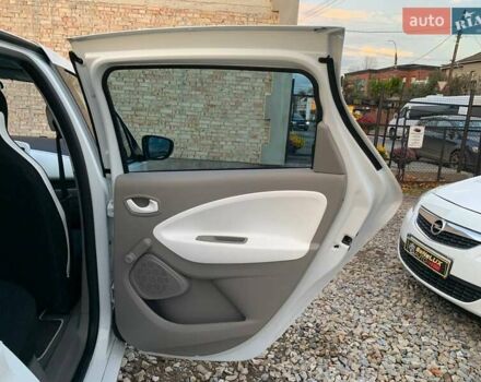 Білий Рено Зое, об'ємом двигуна 0 л та пробігом 90 тис. км за 6499 $, фото 9 на Automoto.ua