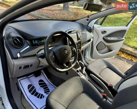 Білий Рено Зое, об'ємом двигуна 0 л та пробігом 68 тис. км за 6976 $, фото 15 на Automoto.ua