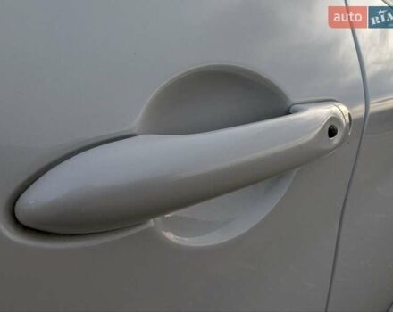 Белый Рено Зое, объемом двигателя 0 л и пробегом 85 тыс. км за 6900 $, фото 58 на Automoto.ua