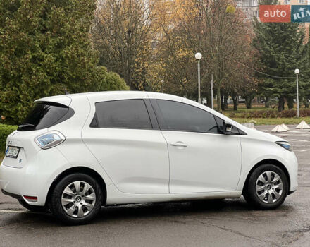 Белый Рено Зое, объемом двигателя 0 л и пробегом 82 тыс. км за 6900 $, фото 9 на Automoto.ua