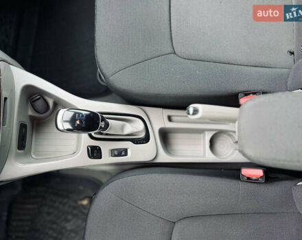 Білий Рено Зое, об'ємом двигуна 0 л та пробігом 160 тис. км за 7500 $, фото 24 на Automoto.ua