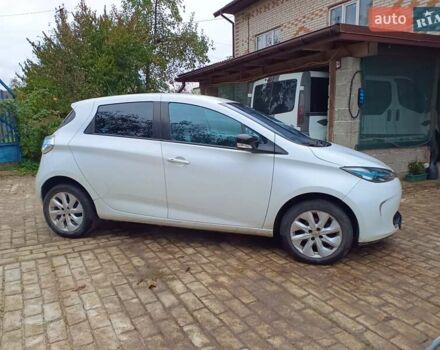 Белый Рено Зое, объемом двигателя 0 л и пробегом 231 тыс. км за 5900 $, фото 8 на Automoto.ua