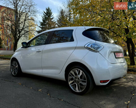 Білий Рено Зое, об'ємом двигуна 0 л та пробігом 68 тис. км за 6976 $, фото 2 на Automoto.ua