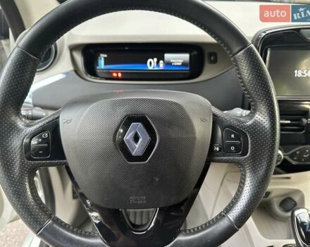 Белый Рено Зое, объемом двигателя 0 л и пробегом 132 тыс. км за 5950 $, фото 24 на Automoto.ua