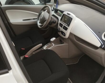 Білий Рено Зое, об'ємом двигуна 0 л та пробігом 15 тис. км за 6700 $, фото 11 на Automoto.ua