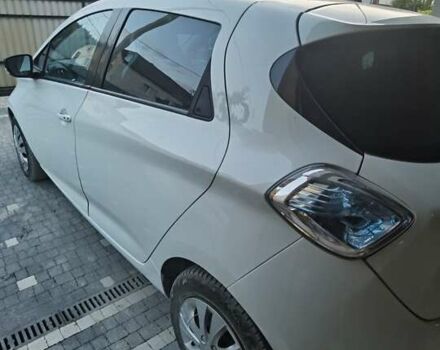 Білий Рено Зое, об'ємом двигуна 0 л та пробігом 131 тис. км за 6300 $, фото 9 на Automoto.ua