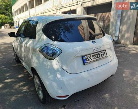 Білий Рено Зое, об'ємом двигуна 0 л та пробігом 70 тис. км за 7200 $, фото 4 на Automoto.ua