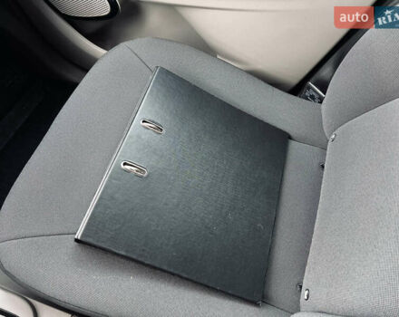 Білий Рено Зое, об'ємом двигуна 0 л та пробігом 160 тис. км за 7500 $, фото 32 на Automoto.ua