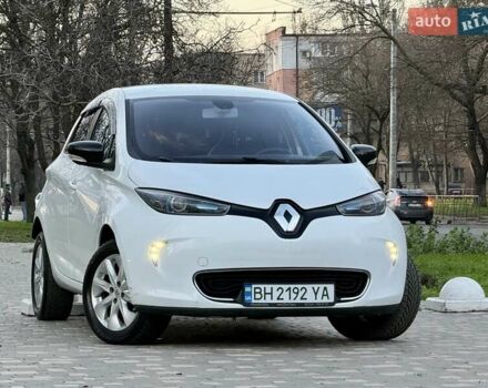 Белый Рено Зое, объемом двигателя 0 л и пробегом 147 тыс. км за 5999 $, фото 19 на Automoto.ua