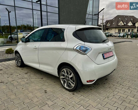 Белый Рено Зое, объемом двигателя 0 л и пробегом 124 тыс. км за 7000 $, фото 6 на Automoto.ua