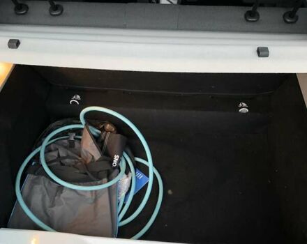 Білий Рено Зое, об'ємом двигуна 0 л та пробігом 68 тис. км за 5800 $, фото 9 на Automoto.ua