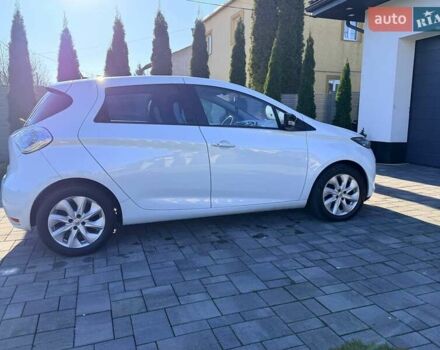 Белый Рено Зое, объемом двигателя 0 л и пробегом 106 тыс. км за 6250 $, фото 6 на Automoto.ua