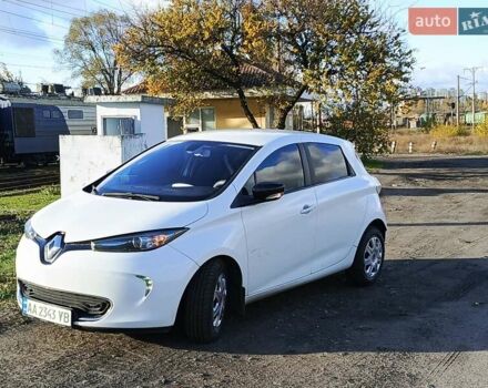 Белый Рено Зое, объемом двигателя 0 л и пробегом 150 тыс. км за 6400 $, фото 6 на Automoto.ua