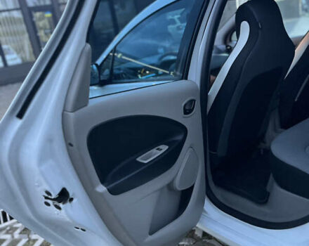 Белый Рено Зое, объемом двигателя 0 л и пробегом 159 тыс. км за 7600 $, фото 18 на Automoto.ua