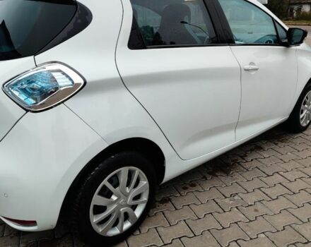 Білий Рено Зое, об'ємом двигуна 0 л та пробігом 98 тис. км за 5866 $, фото 9 на Automoto.ua