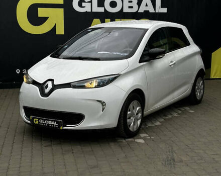 Белый Рено Зое, объемом двигателя 0 л и пробегом 90 тыс. км за 6400 $, фото 1 на Automoto.ua