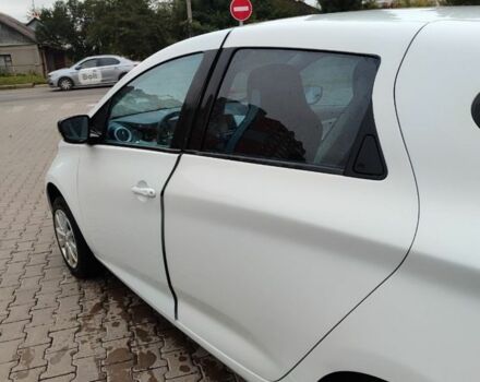 Білий Рено Зое, об'ємом двигуна 0 л та пробігом 98 тис. км за 5866 $, фото 2 на Automoto.ua