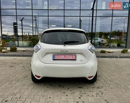 Белый Рено Зое, объемом двигателя 0 л и пробегом 124 тыс. км за 7000 $, фото 5 на Automoto.ua