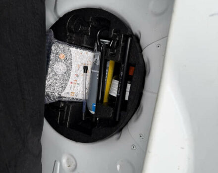 Білий Рено Зое, об'ємом двигуна 0 л та пробігом 154 тис. км за 6350 $, фото 17 на Automoto.ua