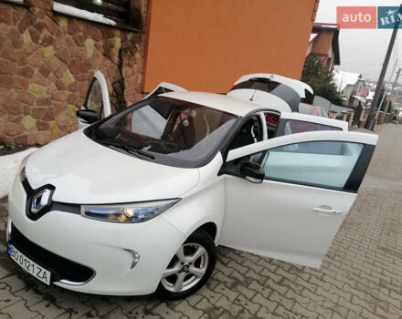 Белый Рено Зое, объемом двигателя 0 л и пробегом 145 тыс. км за 8200 $, фото 8 на Automoto.ua