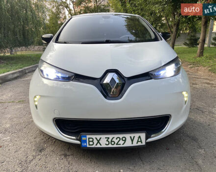 Білий Рено Зое, об'ємом двигуна 0 л та пробігом 98 тис. км за 6999 $, фото 5 на Automoto.ua