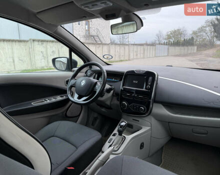 Білий Рено Зое, об'ємом двигуна 0 л та пробігом 154 тис. км за 6350 $, фото 29 на Automoto.ua