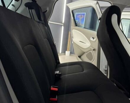 Белый Рено Зое, объемом двигателя 0 л и пробегом 89 тыс. км за 6700 $, фото 21 на Automoto.ua