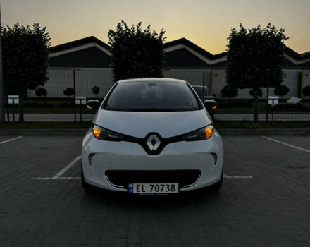 Белый Рено Зое, объемом двигателя 0 л и пробегом 98 тыс. км за 6800 $, фото 1 на Automoto.ua