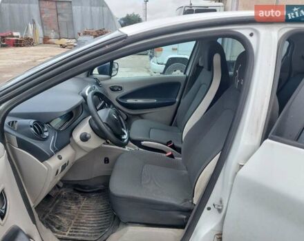 Рено Зое 2015 у Одесі на Automoto.ua Білий Рено Зое, об'ємом двигуна 0 л та пробігом 170 тис. км за 5000 $, фото 7 на Automoto.ua