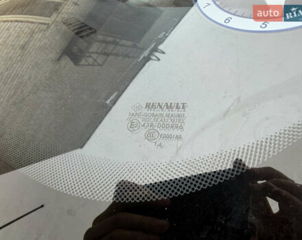 Білий Рено Зое, об'ємом двигуна 0 л та пробігом 154 тис. км за 6350 $, фото 13 на Automoto.ua