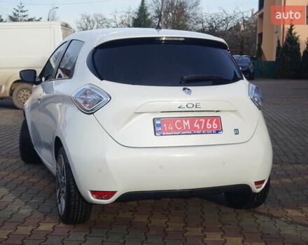 Белый Рено Зое, объемом двигателя 0 л и пробегом 86 тыс. км за 7200 $, фото 9 на Automoto.ua