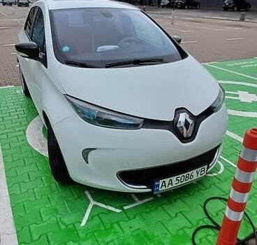 Білий Рено Зое, об'ємом двигуна 0 л та пробігом 177 тис. км за 6700 $, фото 1 на Automoto.ua