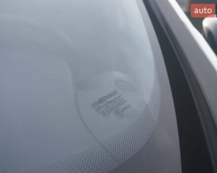 Белый Рено Зое, объемом двигателя 0 л и пробегом 86 тыс. км за 7200 $, фото 62 на Automoto.ua