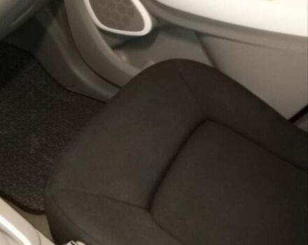 Белый Рено Зое, объемом двигателя 0 л и пробегом 115 тыс. км за 6950 $, фото 8 на Automoto.ua