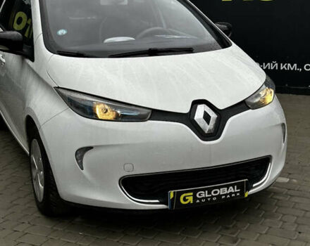 Белый Рено Зое, объемом двигателя 0 л и пробегом 90 тыс. км за 6400 $, фото 3 на Automoto.ua