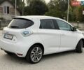 Белый Рено Зое, объемом двигателя 0 л и пробегом 88 тыс. км за 6999 $, фото 2 на Automoto.ua