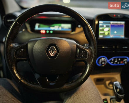 Белый Рено Зое, объемом двигателя 0 л и пробегом 127 тыс. км за 7150 $, фото 53 на Automoto.ua