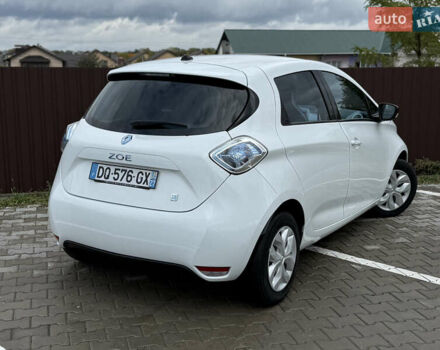 Белый Рено Зое, объемом двигателя 0 л и пробегом 32 тыс. км за 6600 $, фото 6 на Automoto.ua