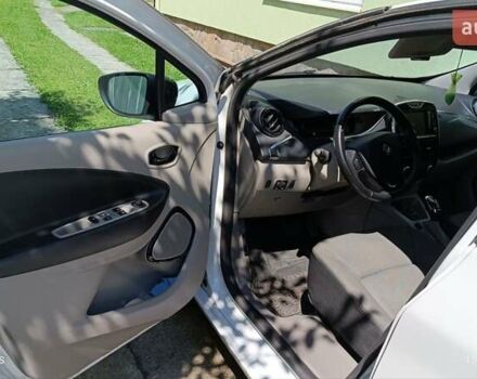 Белый Рено Зое, объемом двигателя 0 л и пробегом 100 тыс. км за 7300 $, фото 13 на Automoto.ua