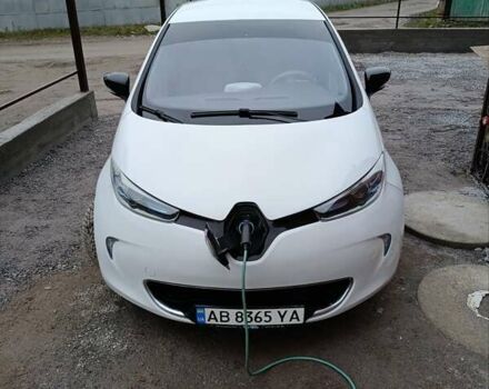 Белый Рено Зое, объемом двигателя 0 л и пробегом 240 тыс. км за 5999 $, фото 17 на Automoto.ua