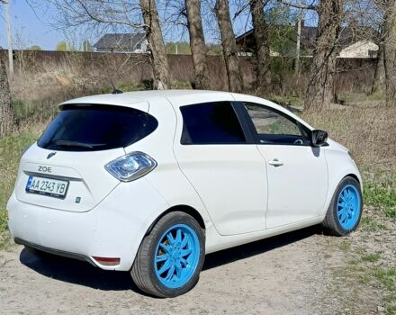 Белый Рено Зое, объемом двигателя 0 л и пробегом 145 тыс. км за 4999 $, фото 3 на Automoto.ua