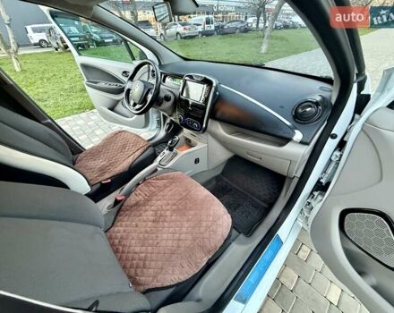 Белый Рено Зое, объемом двигателя 0 л и пробегом 147 тыс. км за 5999 $, фото 53 на Automoto.ua