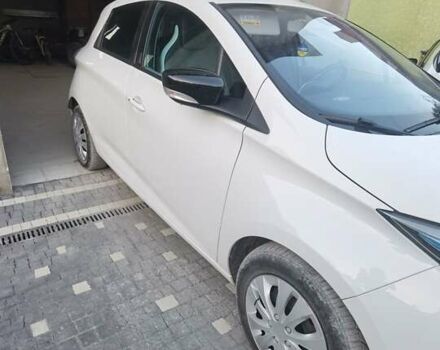 Білий Рено Зое, об'ємом двигуна 0 л та пробігом 131 тис. км за 6300 $, фото 2 на Automoto.ua