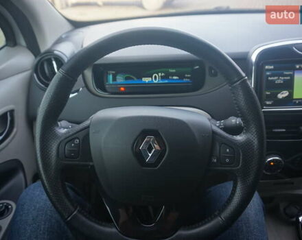 Белый Рено Зое, объемом двигателя 0 л и пробегом 86 тыс. км за 7200 $, фото 30 на Automoto.ua