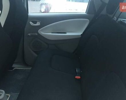 Белый Рено Зое, объемом двигателя 0 л и пробегом 120 тыс. км за 6600 $, фото 6 на Automoto.ua