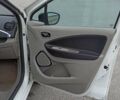 Белый Рено Зое, объемом двигателя 0 л и пробегом 95 тыс. км за 6900 $, фото 16 на Automoto.ua
